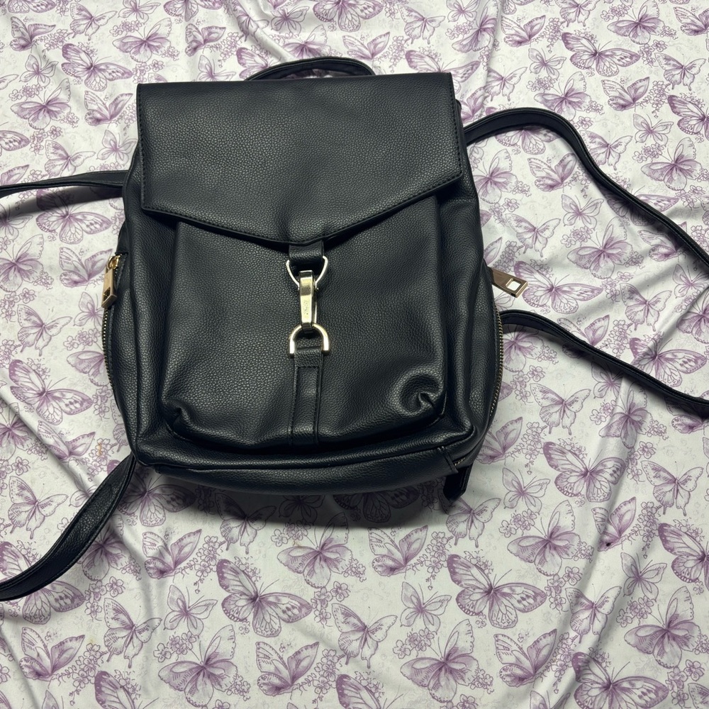 🌀Black Faux Leather Backpack